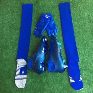 NEW NIKE CLEATS GLOVES SOCKS COMBO